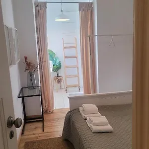 Tiny With Private Bathroom - Bairro Alto Lisboa